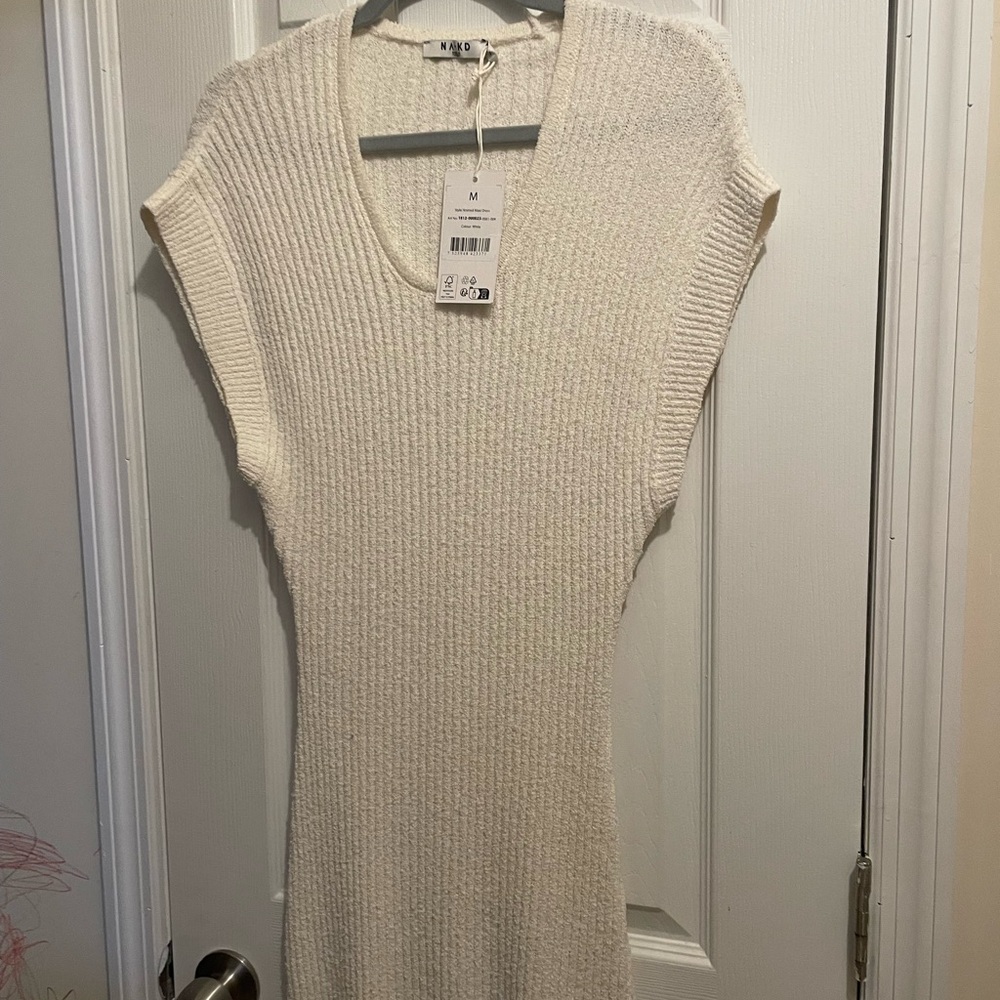 Elegant Cream Knit Dress - Picture 2 of 3